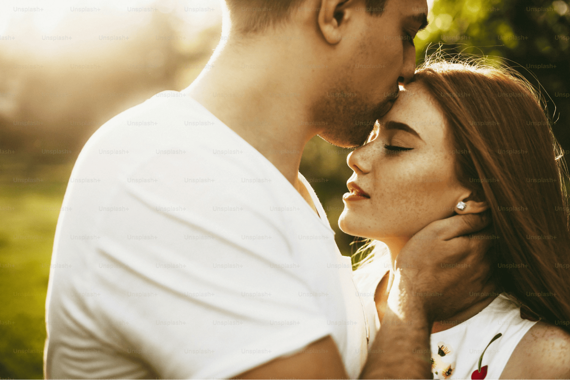 tại sao con trai thích sờ bụng con gái